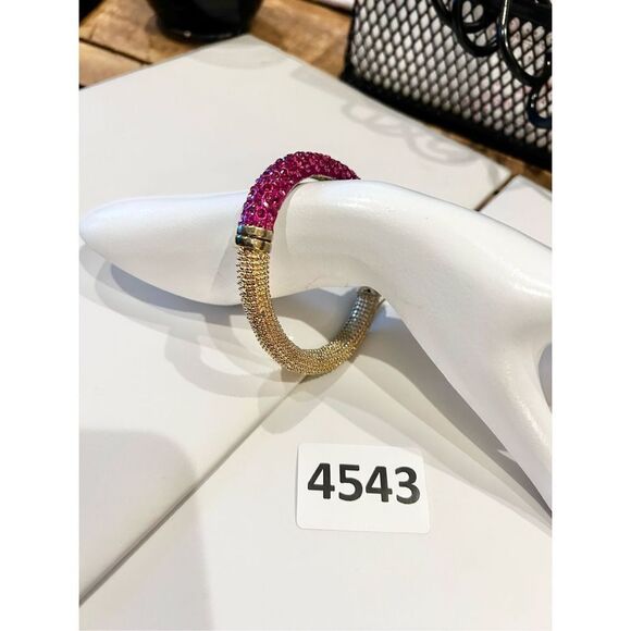 Fuschia pink rhinestone and pebbles gold magnetic latch bangle bracelet - gorgeo - Picture 11 of 11